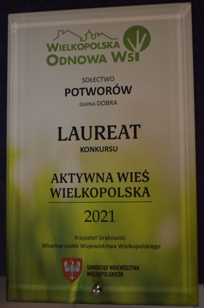 Brak nazwy  / Na zdjęciu otrzymane wyróznienie dla Laureata konkursu Aktywna Wieś Wielkopolska sołectwa Potworów.